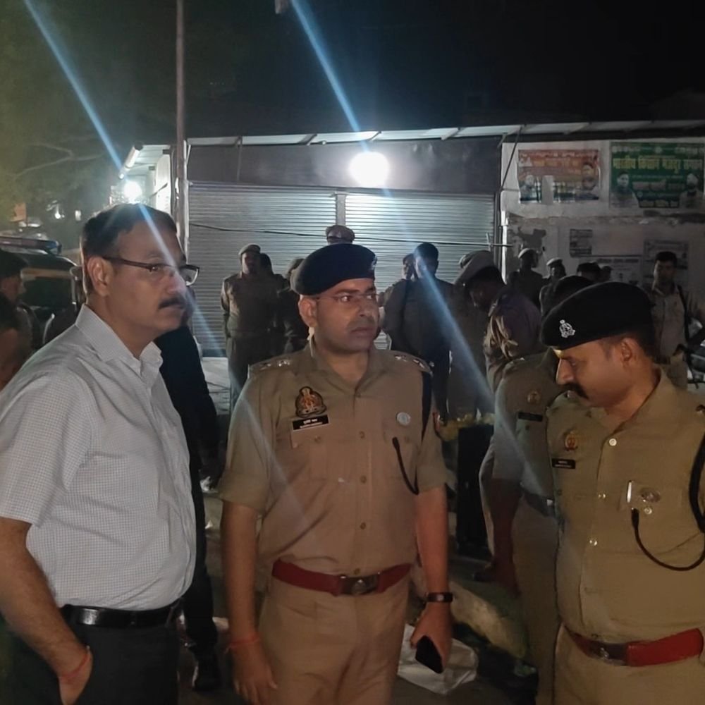 रामलीला में ताबड़तोड़ फायरिंग, तीन की मौत:मृतकों में दो सगे भाई, डीएम-एसपी रात में मौके पर पहुंचे