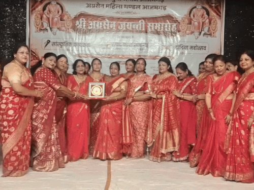 आजमगढ़ में डांडिया महोत्सव की धूम:अग्रवाल युवा समाज के नए पदाधिकारियों ने ली शपथ, महाराजा अग्रसेन जयंती पर हुआ आयोजन