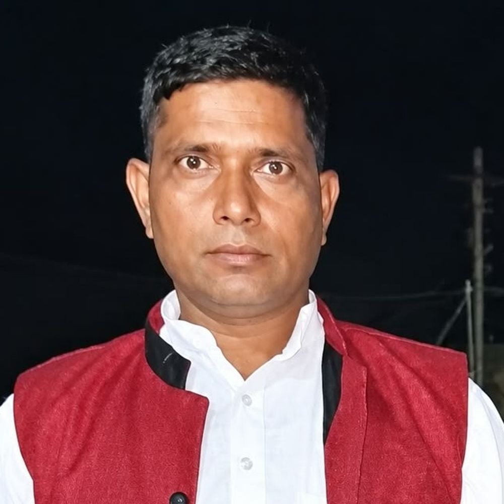 हापुड़ में किस्त नहीं चुका पाने पर खाया जहर:बेटे ने लगाया किस्त बकाया होने पर घर पहुंचकर गाली देने का आरोप