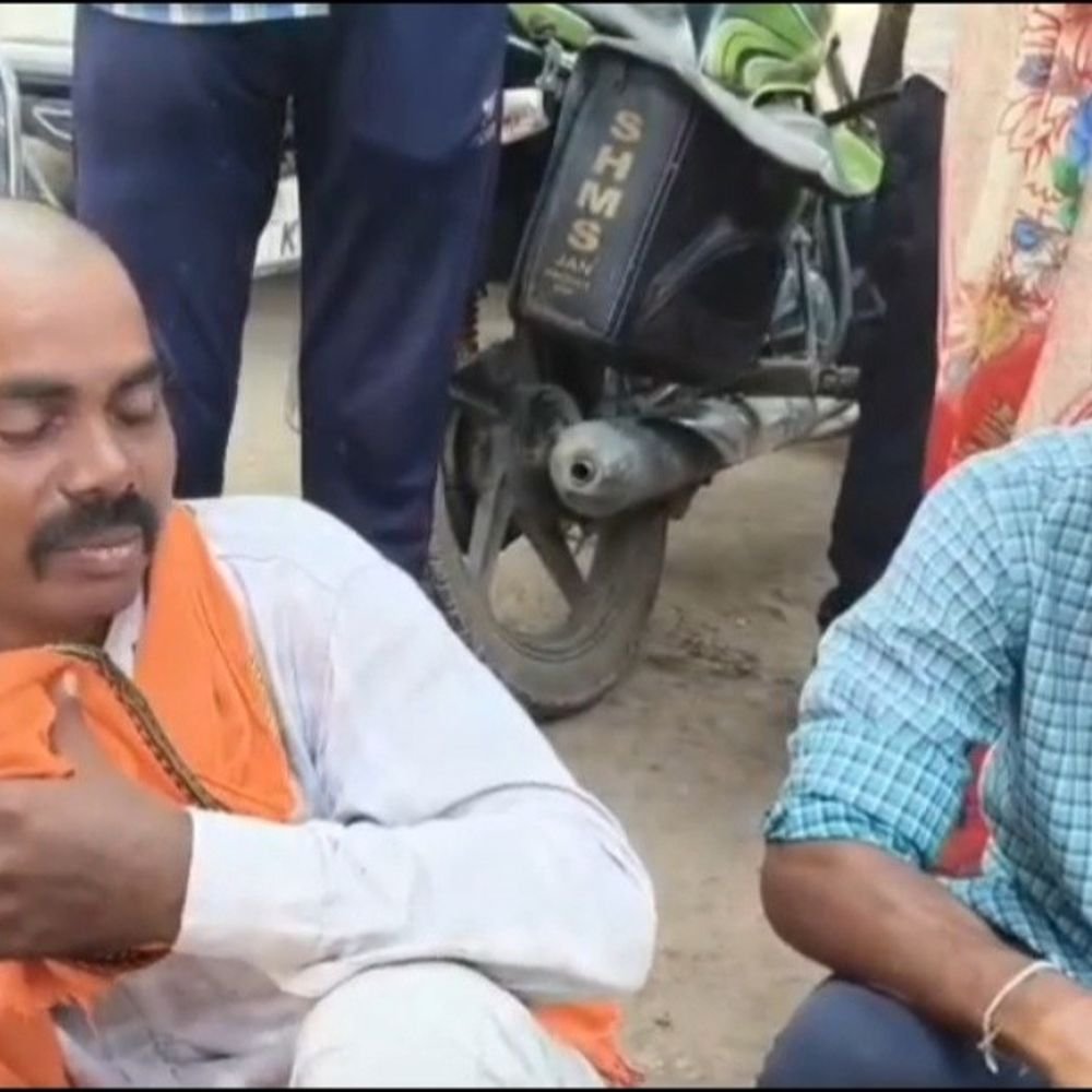 बांदा में नाले में डूबने से किशोर की मौत:खौंड़ा में उसरा नाले के पास खेल रहा था, अस्पताल ले जाते समय हुई मौत