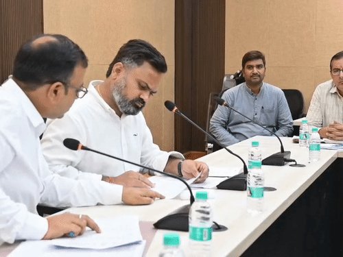 कानपुर में वोटर लिस्ट में नाम जुड़वाने का मौका:12 नवंबर से 11 दिसंबर तक होंगे आवेदन, 4 जनवरी को जारी होगी फाइनल सूची