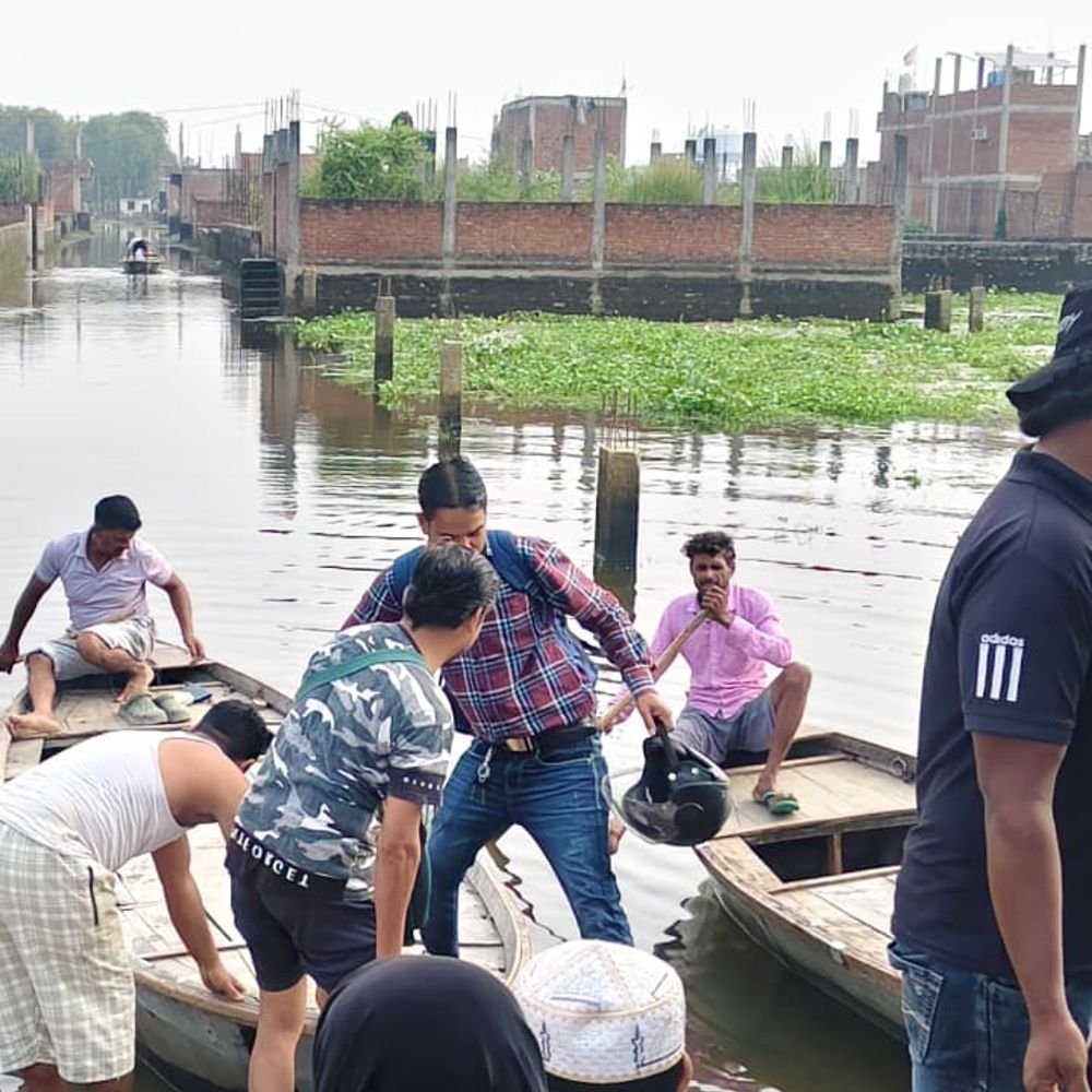 उन्नाव में गंगा का जलस्तर 15 सेंटीमीटर घटा:3 महीने बाद चेतावनी बिंदु से नीचे आया पानी, बाढ़ प्रभावितों को राहत