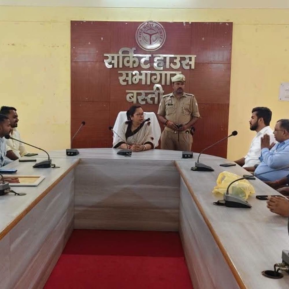 बस्ती में प्रजापति समाज की बैठक:राज्य महिला आयोग की सदस्य ने सामाजिक, शैक्षिक एवं राजनीतिक भागीदारी पर की चर्चा