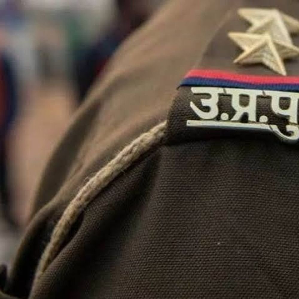 गोरखपुर में 20 इंस्पेक्टर-दरोगा को मिली नई तैनाती:पुलिस लाइन से थानों पर भेजे गए 12 उपनिरीक्षक, मीडिया सेल से भी तबादला