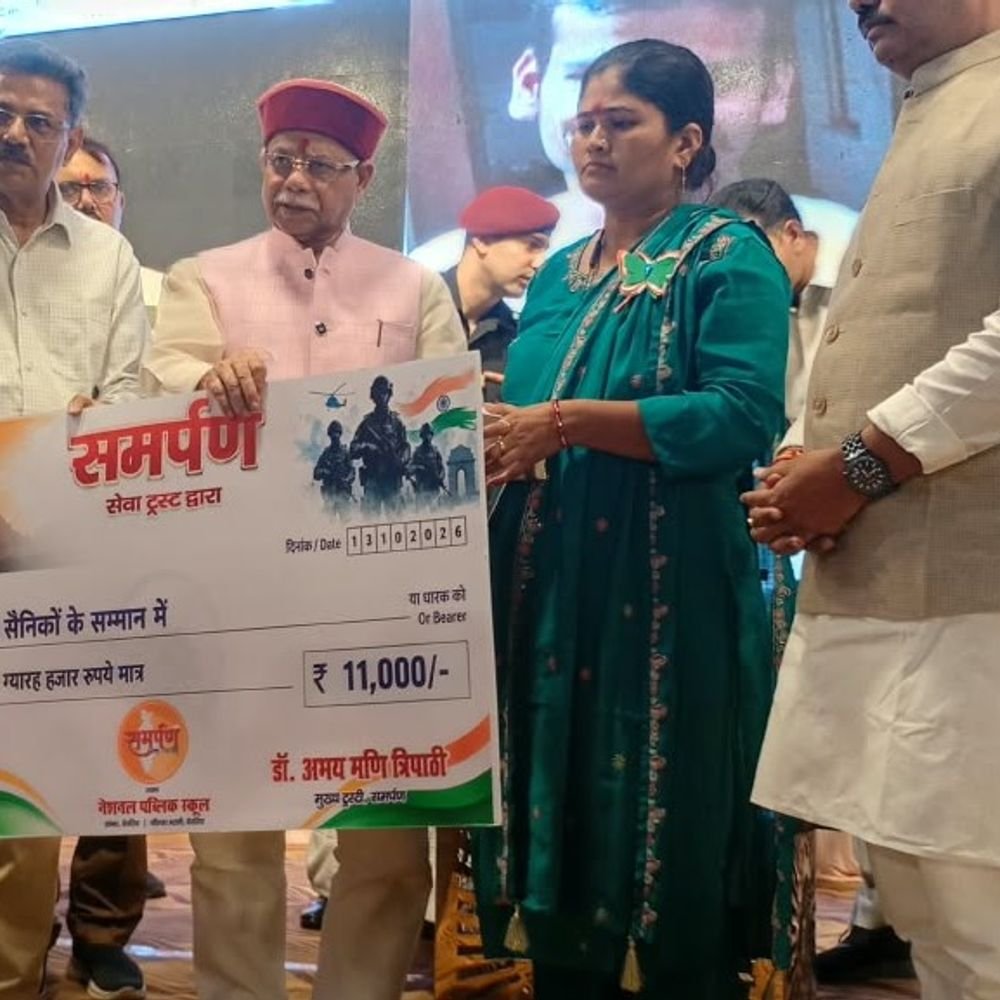 देवरिया में 9 शहीदों के परिजनों को किया गया सम्मानित:तेलंगाना के राज्यपाल ने बलिदान को किया नमन