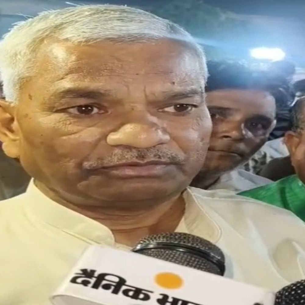 मथुरा में अग्र महोत्सव में हंगामा:पलक मुच्छल की परफॉर्म न होने से आक्रोशित हुए लोग, हंगामा करने वाले बोले उनके साथ धोखा हुआ- आयोजकों ने कहा लीगल कार्यवाही करेंगे