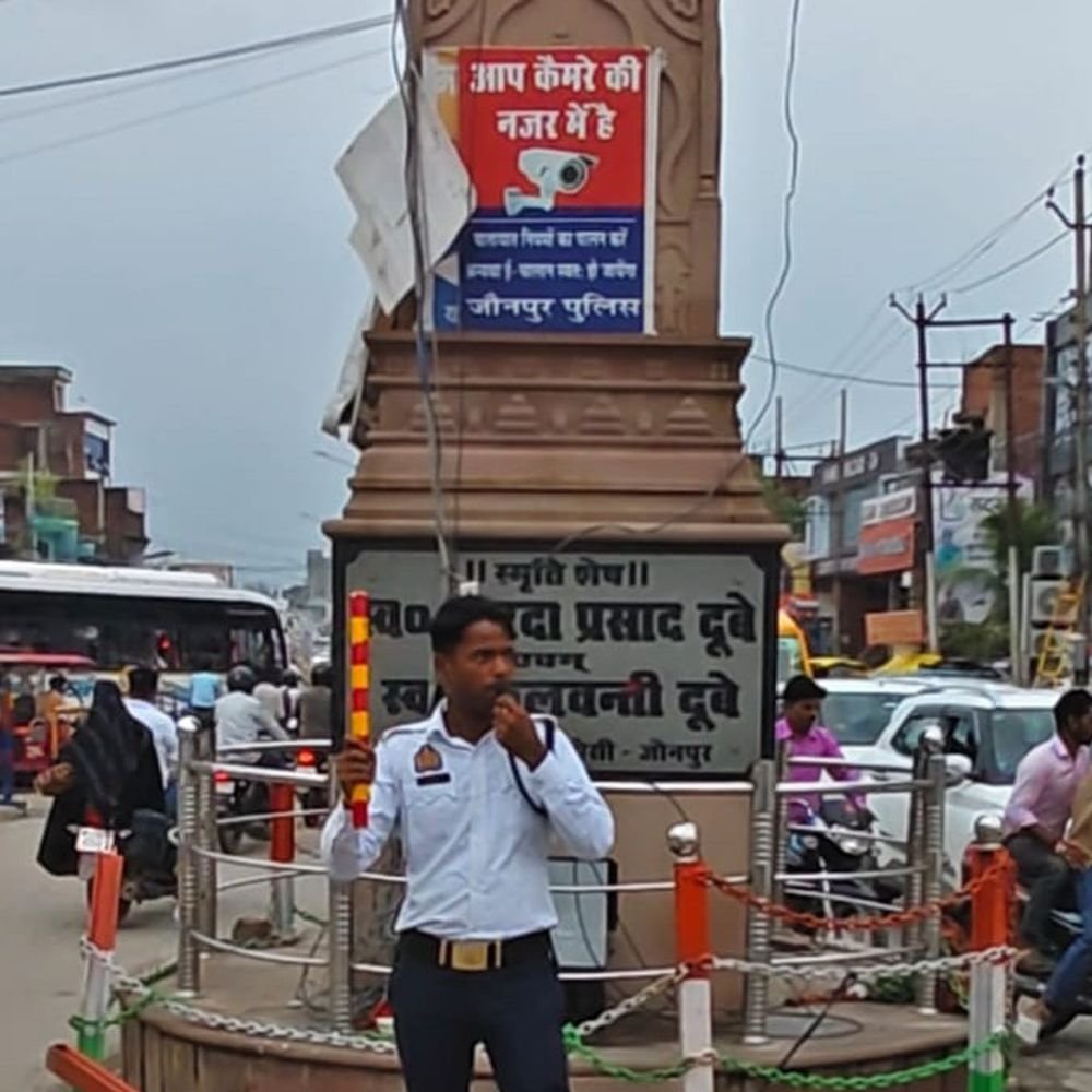 जौनपुर में 10 दिन भारी वाहनों की एंट्री बंद:शारदीय नवरात्र और दशहरा पर सुबह 10 से रात 11 बजे तक रहेगा प्रतिबंध