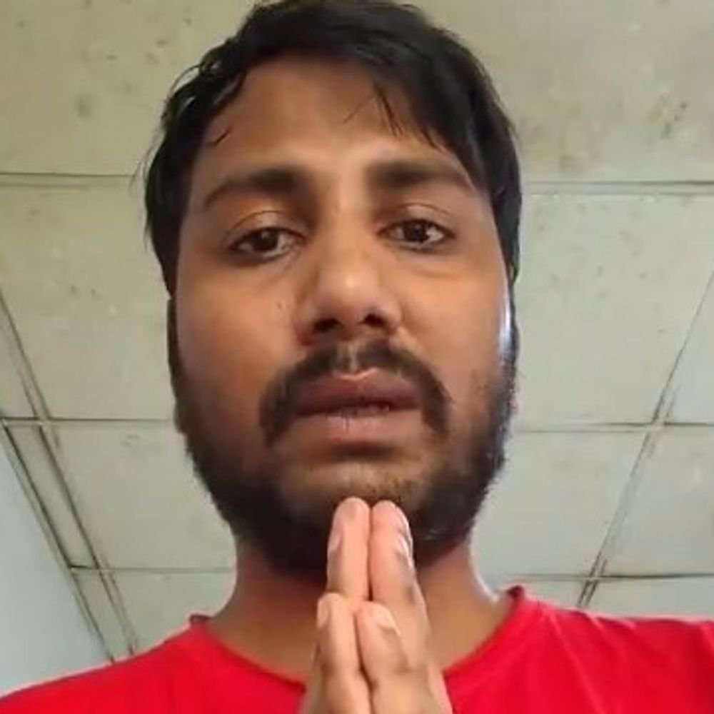 मैं पागल होकर मर जाऊंगा:दुबई में फंसा युवक वीडियो जारी कर बोला- मुझे वापस बुला लीजिए, मां की मौत पर भी नहीं आ सका