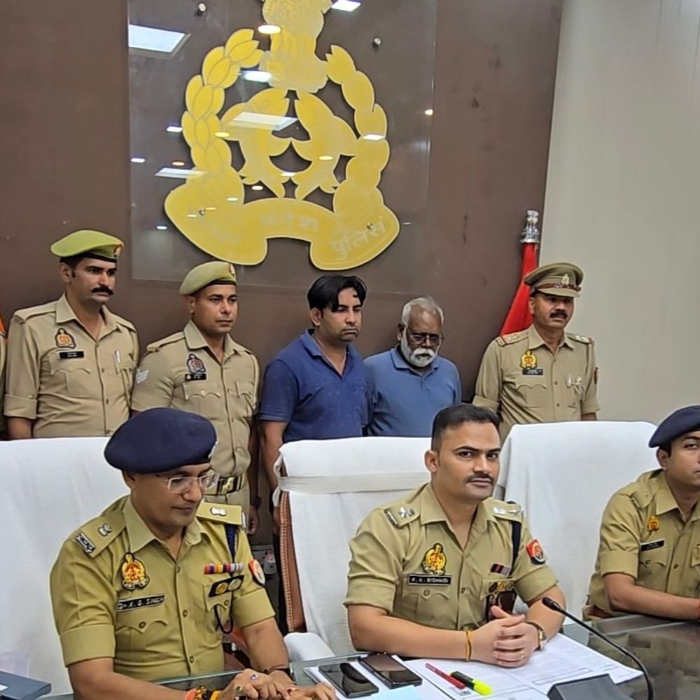 महिलाओं से ठगी करने वाले गैंग के दो सदस्य गिरफ्तार:सुनार और कारीगर पकड़े गए, 3 मुख्य आरोपी फरार; पुलिस जांच में जुटी