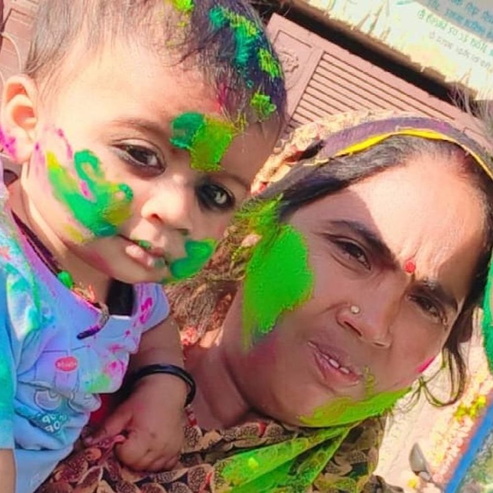 कैंसर से परेशान महिला ने फांसी लगाकर जान दी:औरैया में खेती-किसानी और चाट की ठेली से चलता था परिवार, घर में मचा कोहराम