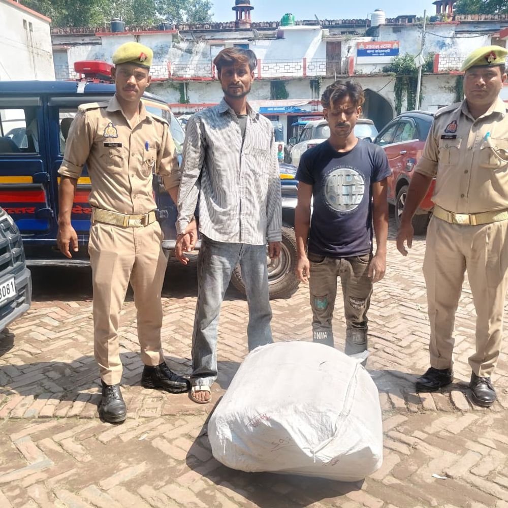 ठेले पर लादकर ले गए 50 हजार का सीट कवर:सीसीटीवी और मुखबिरी से दो आरोपी पकड़े, चोरी का सीट कवर और ठेला बरामद