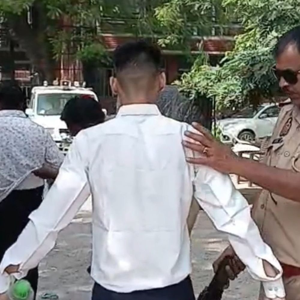 बरेली में पीईटी परीक्षा के लिए केंद्रों की संख्या घटी:23 केंद्रों पर 62 हजार से ज्यादा अभ्यर्थी देंगे एग्जाम, सीबीएसई स्कूल भी बने सेंटर
