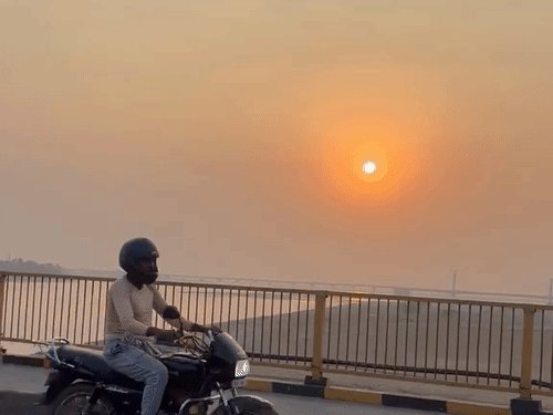 प्रयागराज में बारिश-तेज हवा का अलर्ट, बढ़ेगी ठंड:चक्रवात अर्नब का दिखेगा असर, जिला प्रशासन अलर्ट, AQI 220