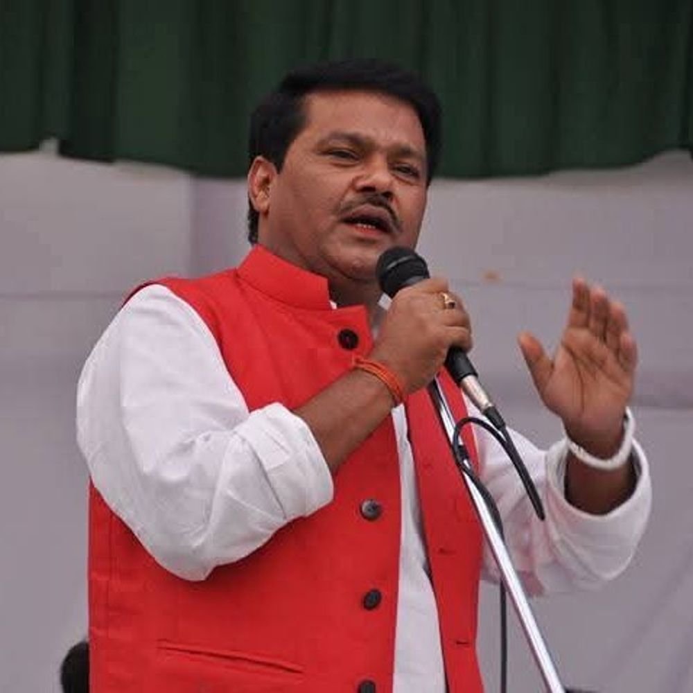 पूर्व मंत्री राज किशोर ने मोनिका बेदी को नचवाया था:मंत्री रहते हुए डॉन अबू सलेम की गर्लफ्रेंड को बुलवाया, पशुधन भर्ती घोटाले में लटकी गिरफ्तारी की तलवार