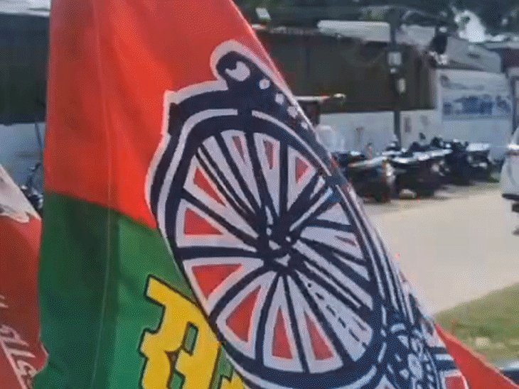 सपा ने मनाई संत नामदेव और महर्षि वाल्मीकि की जयंती:गोरखपुर में जिलाध्यक्ष ने सबको समता और भाईचारे का संकल्प दिलाया