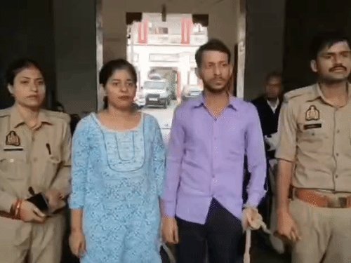 ठगी करने के वाले 10 हजार के इनामी भाई-बहन अरेस्ट:PM आवास योजना के जरिए मकान दिलाने के नाम पर करते थे फ्रॉड