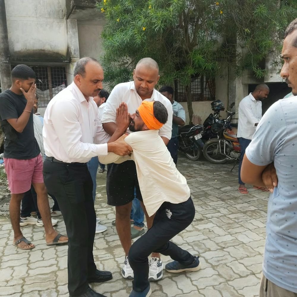पूर्वांचल एक्सप्रेस-वे पर 4 खिलाड़ियों की मौत:कार हादसे में गई जान, परिजनों से आखिरी बात कर निकले थे मैच खेलने