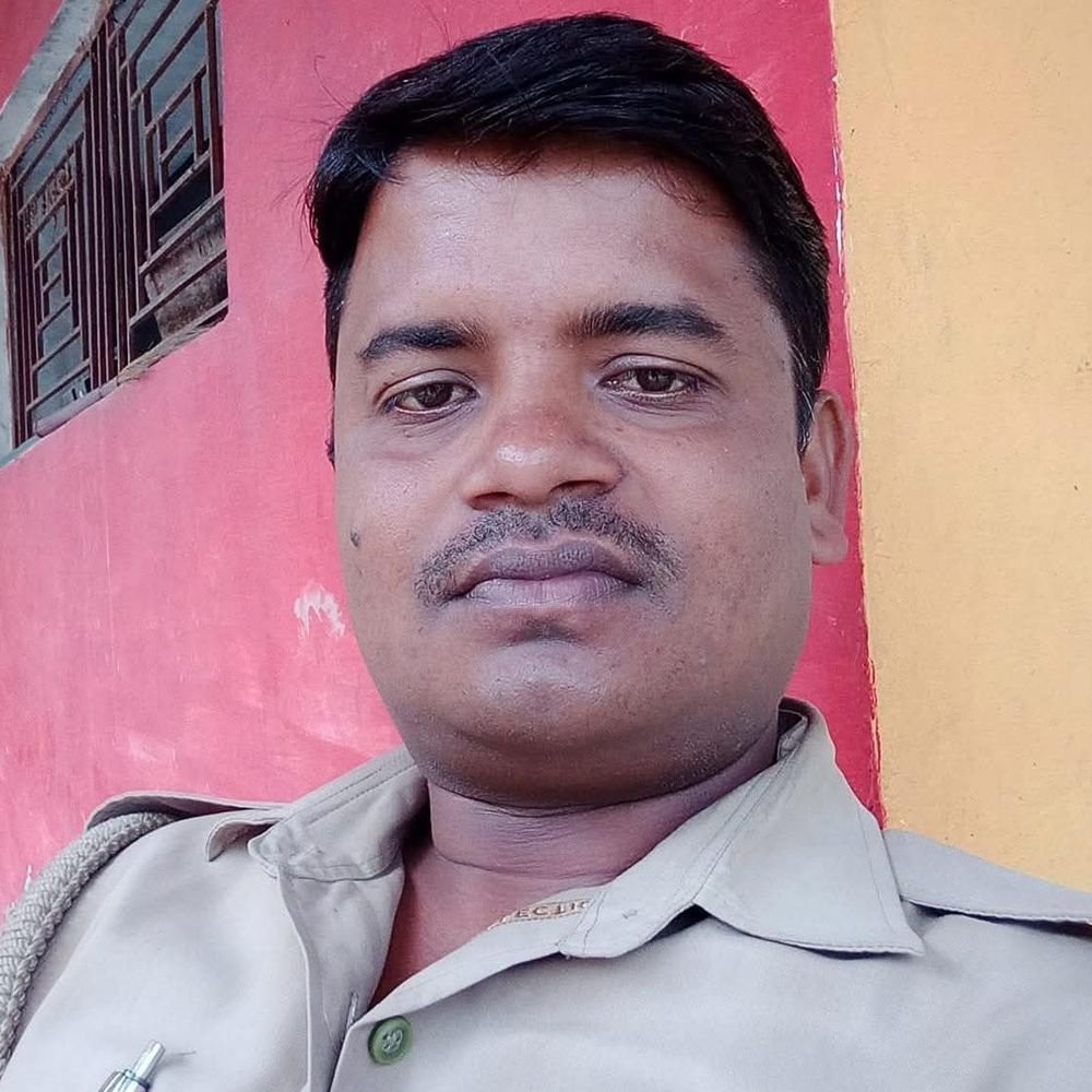 ड्यूटी पर निकले होमगार्ड का सड़क किनारे मिला शव:सीतापुर में पुलिया के पास मिली बाइक,112 ड्यूटी के लिए घर से निकला था