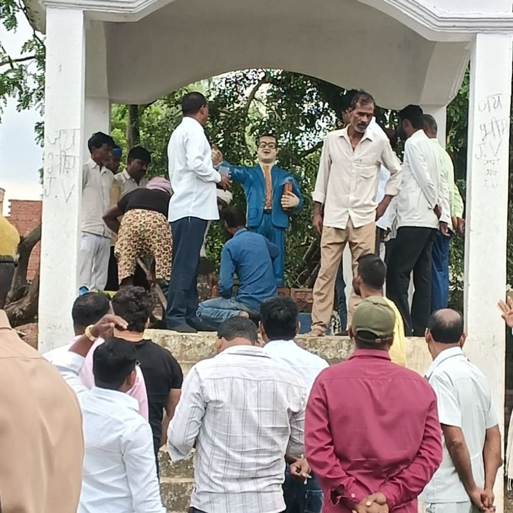 अयोध्या में अंबेडकर प्रतिमा खंडित:प्रशासन ने तत्काल नई मूर्ति स्थापित कराई, पुलिस अज्ञात आरोपियों की तलाश में जुटी