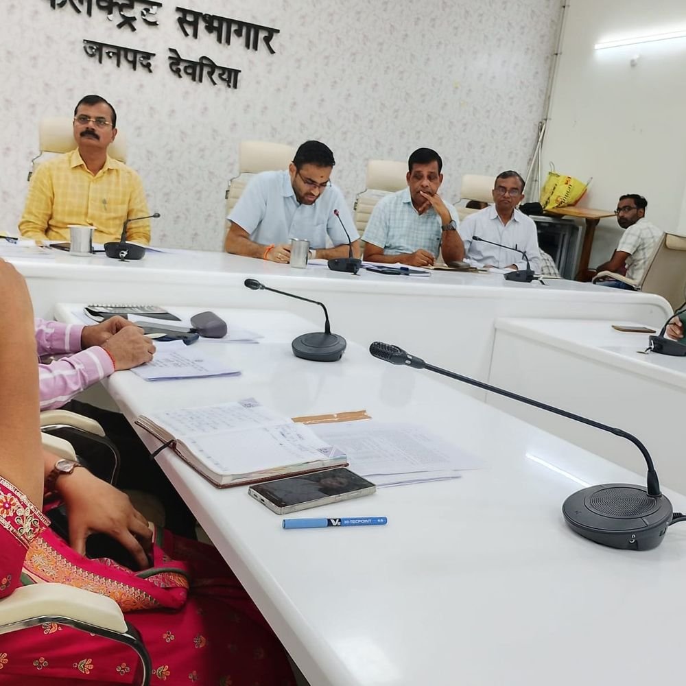 पोषण योजनाओं में लापरवाही पर डीएम सख्त,CDPO पर कार्रवाई:रामपुर कारखाना के सुपरवाइजरों का वेतन रोकने के निर्देश