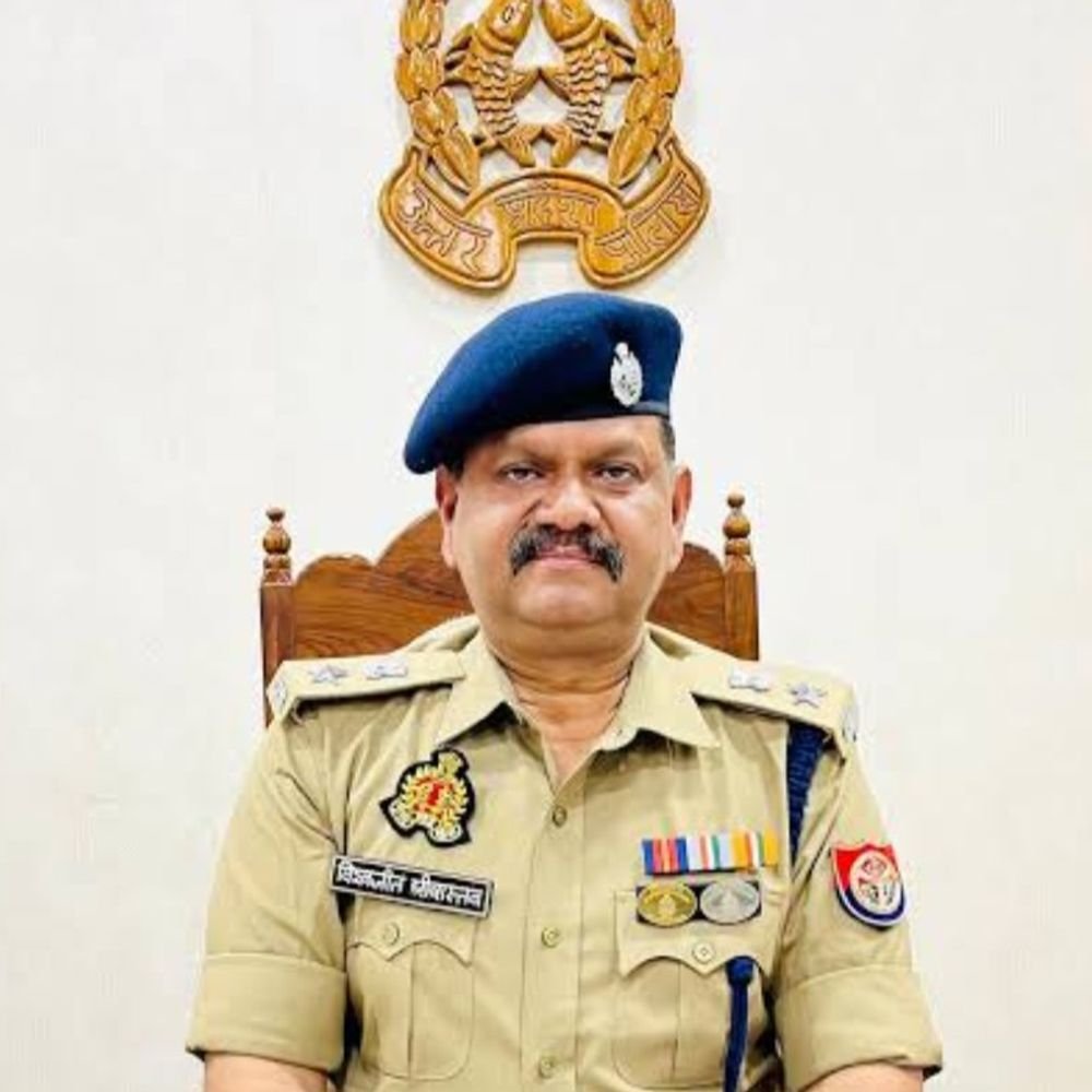 बहराइच में 9 पुलिसकर्मियों का तबादला:SP विश्वजीत श्रीवास्तव ने कानून-व्यवस्था सुधारने के लिए किया बदलाव