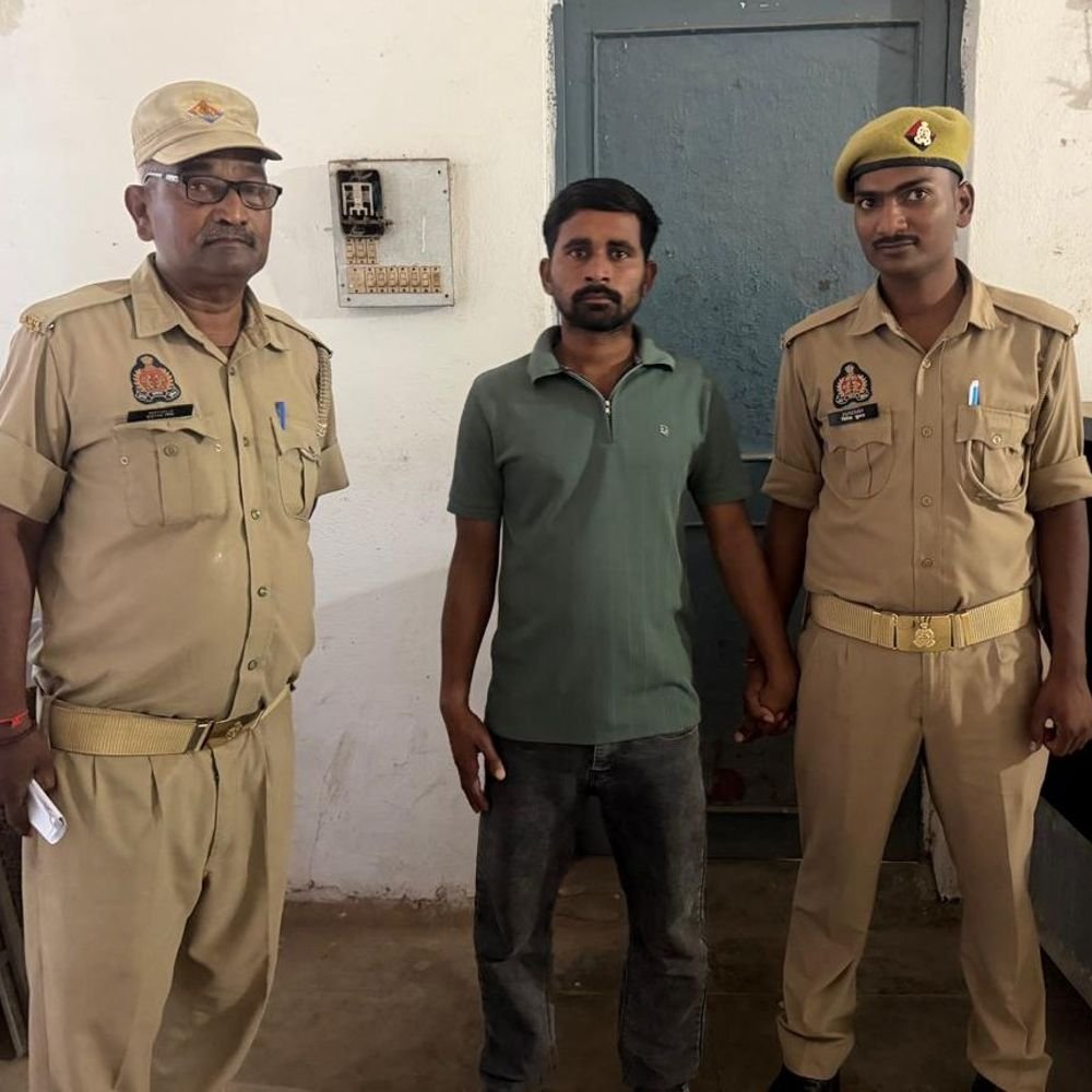 खेत से मिट्टी चोरी के मामले में आरोपी गिरफ्तार:मिर्जापुर में मारपीट और धमकी देने का भी आरोप, भेजा जेल
