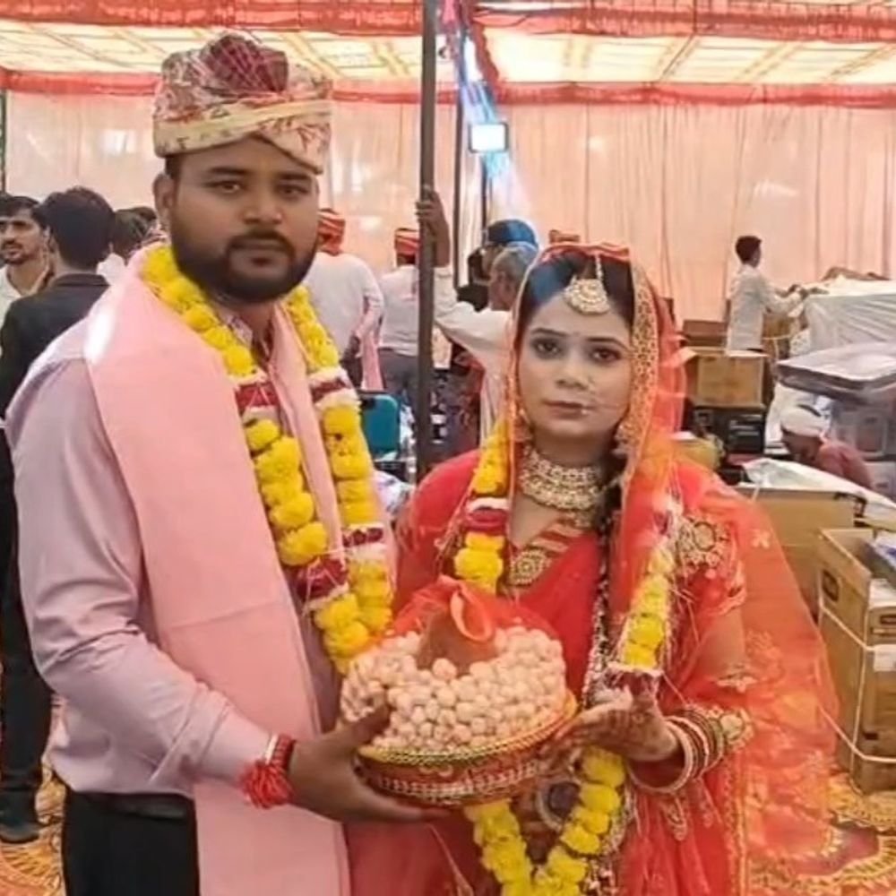 महोबा में सामूहिक विवाह में 95 जोड़ों की शादी:एक मुस्लिम जोड़े का निकाह भी हुआ, परिवारों को मिली राहत