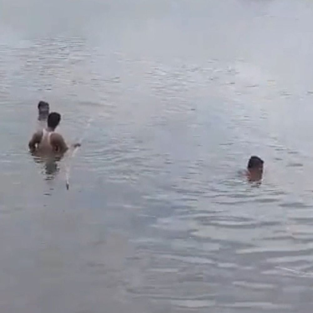बदायूं में तालाब में डूबकर महिला की मौत:परिजन देर रात तालाब से निकालकर अस्पताल ले गए, रास्ते में तोड़ा दम