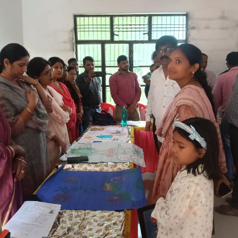 डायट में कृषि और पर्यावरण संरक्षण के मॉडल प्रदर्शित:जैविक खेती, सौर ऊर्जा से सिंचाई और ड्रोन तकनीक की दी जानकारी