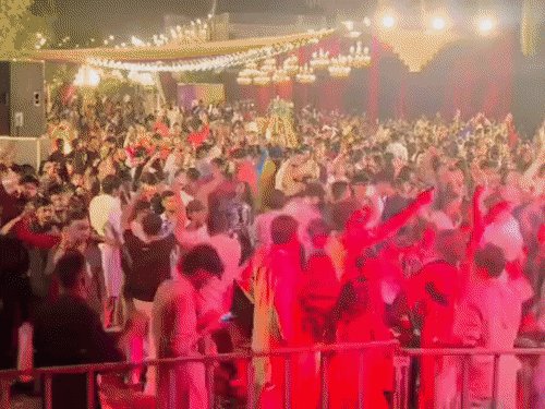 गोरखपुर में 'द ग्रेट डांडिया उत्सव' में धूम:जे-ट्राइब और गबरू बॉयज के गुजराती और बॉलीवुड बीट्स पर थिरके युवा