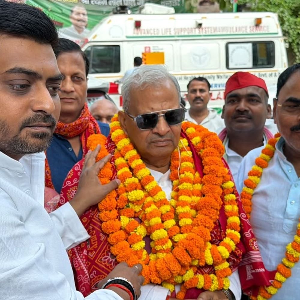 मिर्जापुर में सपा ने एमएलसी चुनाव रणनीति पर किया मंथन:पूर्व प्रदेश अध्यक्ष नरेश उत्तम पटेल ने कार्यकर्ताओं को सक्रियता से जुटने को कहा