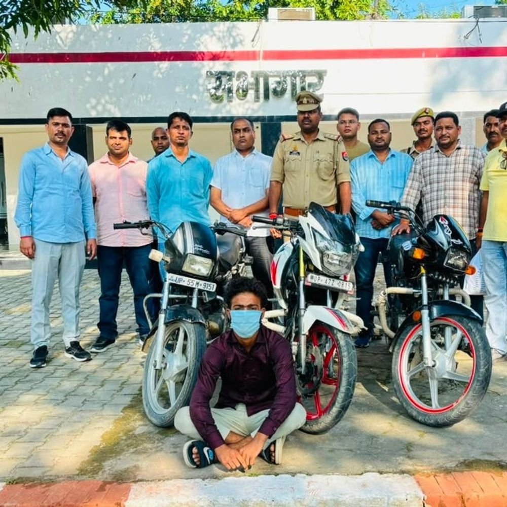 बाइक चोर गिरोह का खुलासा, युवक समेत 4 पकड़े:6 थाना क्षेत्रों की 7 चोरियां कबूलीं, 3 बाइक और 36,100 रुपए बरामद