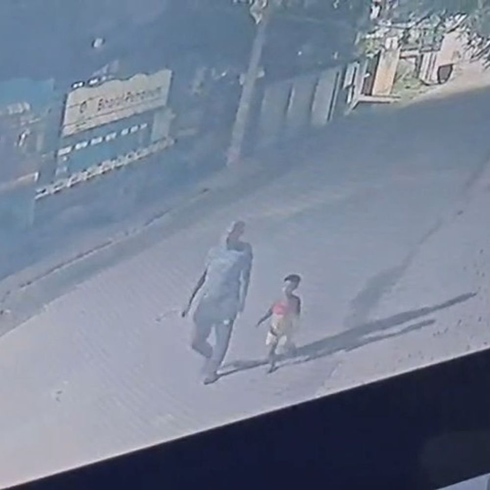 घर के बाहर खेल रहा 3 साल का बच्चा लापता:सुबह पेट्रोल पंप पर मिला, CCTV फुटेज से आरोपी की पहचान
