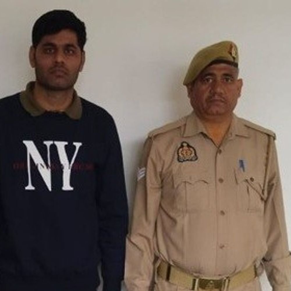 दहेज हत्या के आरोप में सिपाही पति गिरफ्तार:10 अक्टूबर को घर में फंदे पर मिला था पत्नी का शव, पिता ने दर्ज कराया था केस