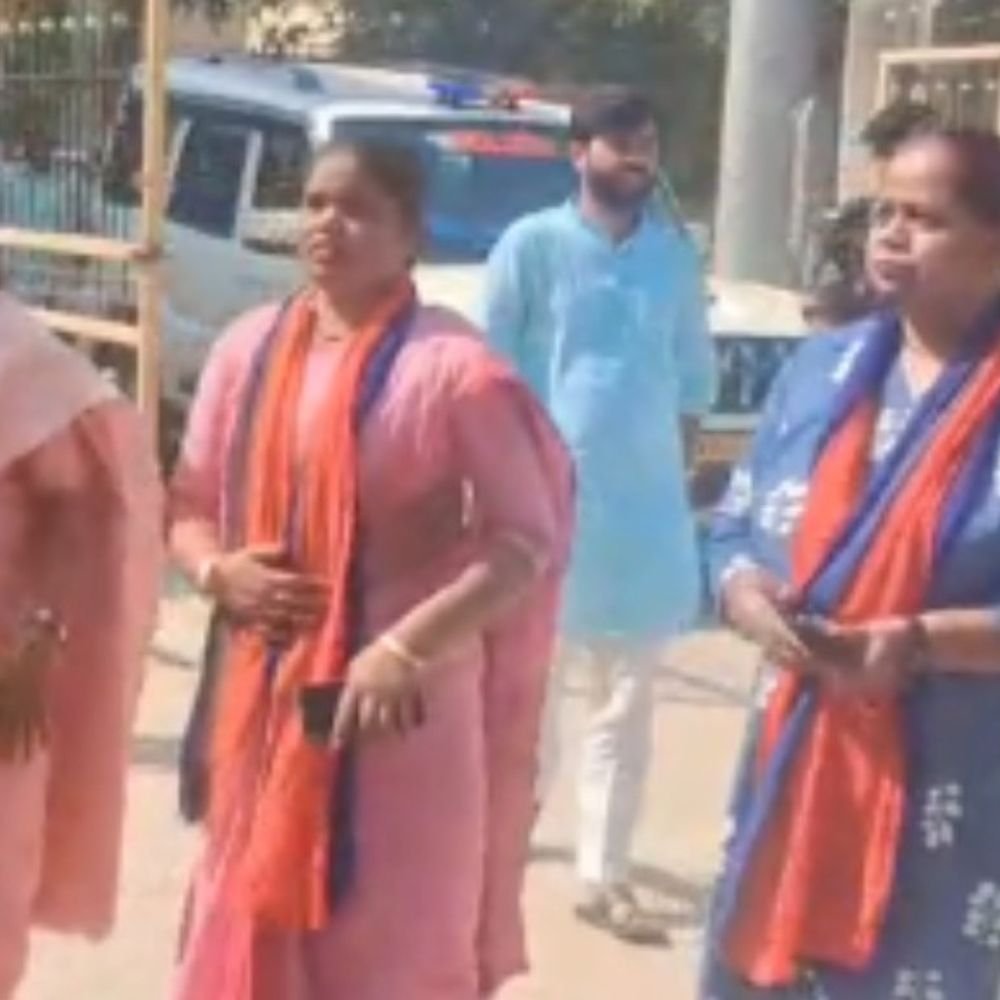 अनुप्रिया पटेल ने किया मतदान:मिर्जापुर में बोलीं- 2027 में NDA की हैट्रिक लगेगी, तीसरी बार बनेगी सरकार
