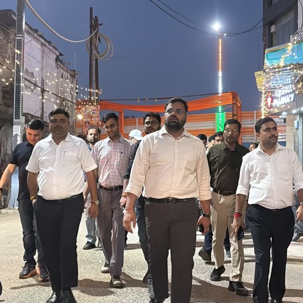 विजयदशमी पर सीएम की शोभायात्रा को लेकर नगर निगम अलर्ट:लटकते तार हटेंगे और झालरों से सजेगा मार्ग