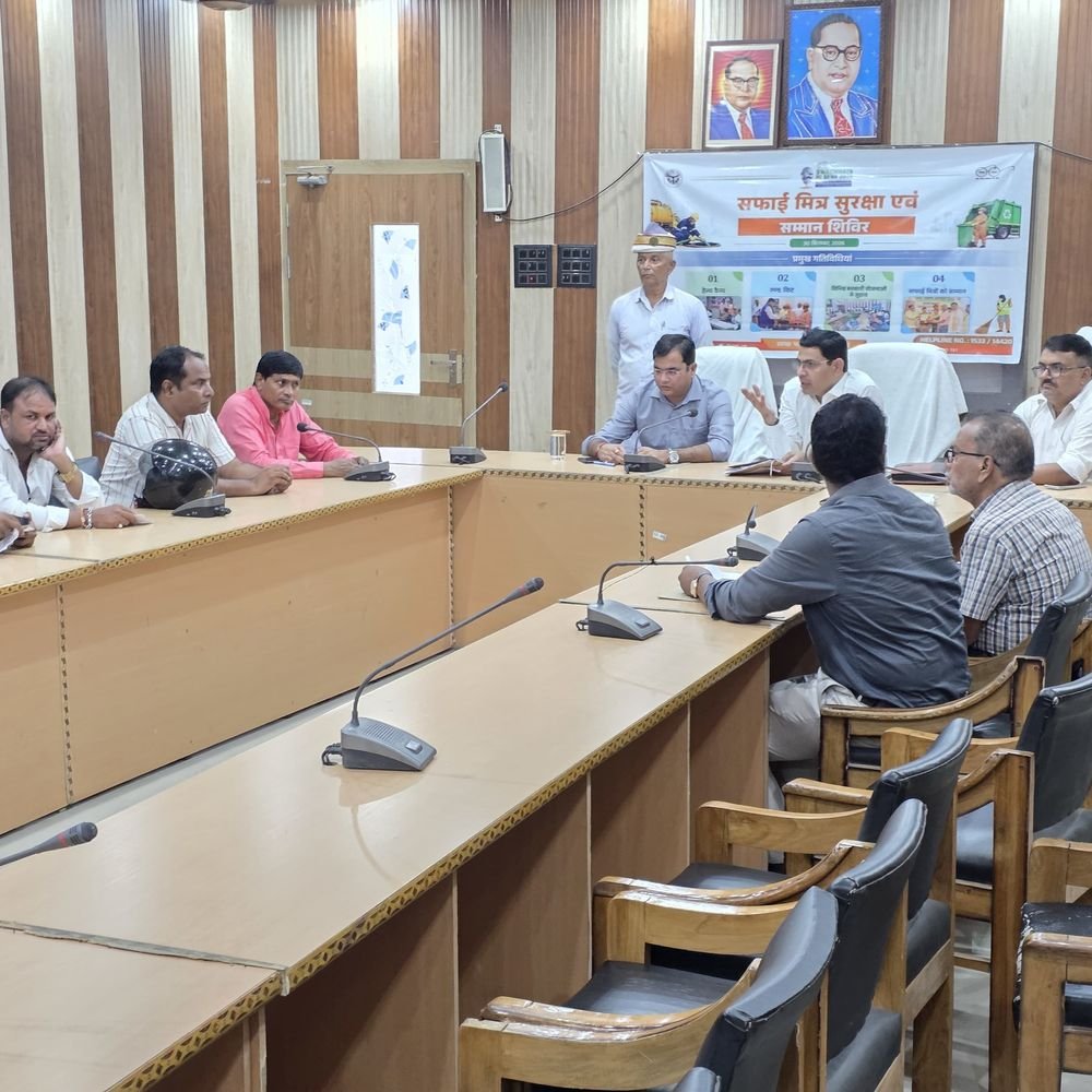 महराजगंज के वार्ड 8 में पेड़ों की नीलामी:80 हजार की बोली लगी, तहसीलदार ने की अध्यक्षता