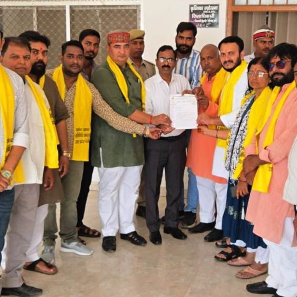 बस्ती में व्यापारियों ने खाद्य पदार्थों को लेकर सौंपा ज्ञापन:खाद्य सुरक्षा विभाग की कार्रवाई में की पारदर्शिता लाने की मांग
