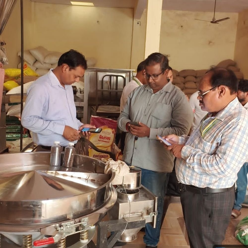 सहारनपुर में 6,298 किलो हल्दी-कुट्टू सीज:त्योहारों से पहले कई दुकानों से लिए सैंपल, मिलावट रोकने को अभियान