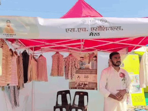 मेरठ में खादी को यूथ फैशन से जोड़ रहे शोएब:लंदन से पर्सनल स्टाइलिंग का कोर्स करने के बाद शुरू किया स्टार्टअप