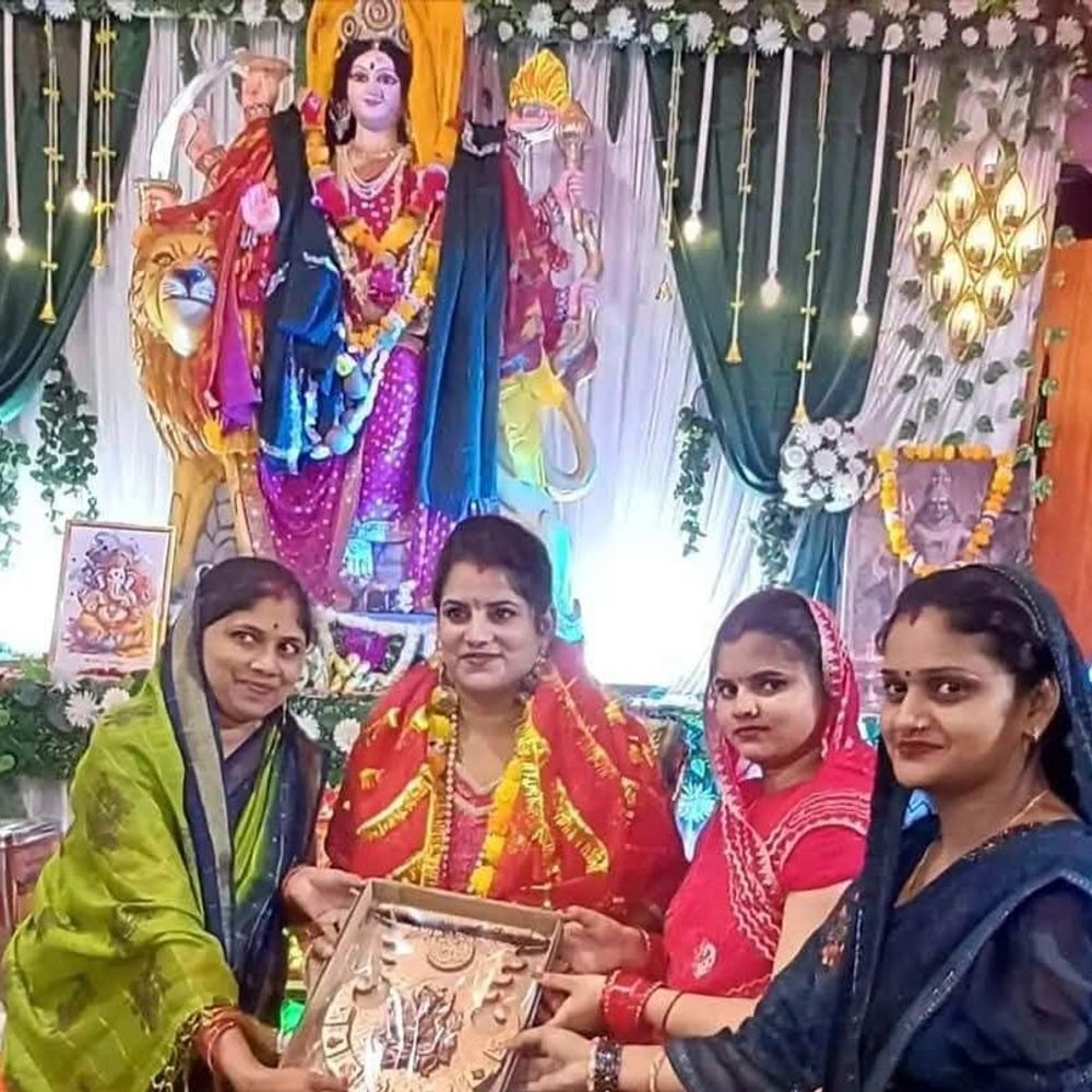 हरदोई में सजी माता की चौकी:भूरेश्वर मंदिर परिसर हुआ जागरण, कलाकारों ने झांकियों संग मोहा मन