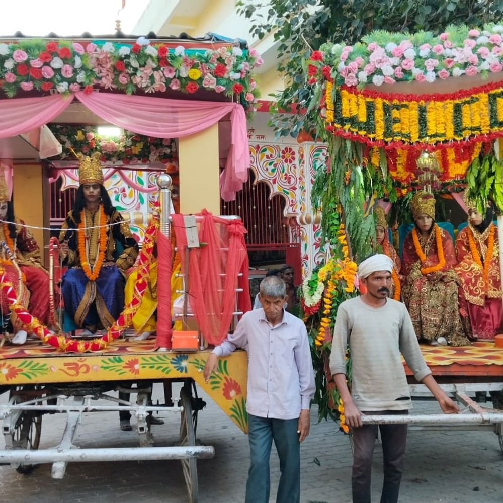 प्रतापगढ़ में फुलवारी झांकी निकाली गई:पुष्प वाटिका में श्रीराम और माता सीता के मिलन का दृश्य प्रस्तुत किया