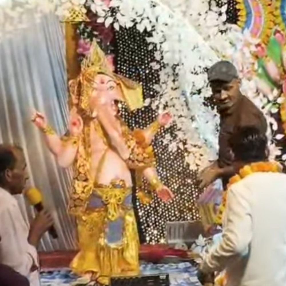 सरायखेमा में दुर्गा सप्तशती और चालीसा का पाठ:मां नवदुर्गा की आराधना कर श्रद्धालुओं ने मांगी सुख-समृद्धि