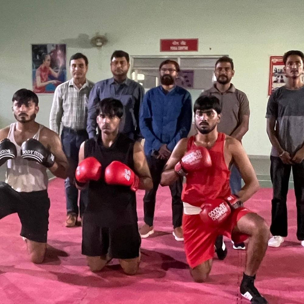 लखनऊ में बॉक्सिंग टीम का चयन:ख्वाजा मुईनुद्दीन चिश्ती भाषा विश्वविद्यालय में की बॉक्सिंग टीम के लिए ट्रायल
