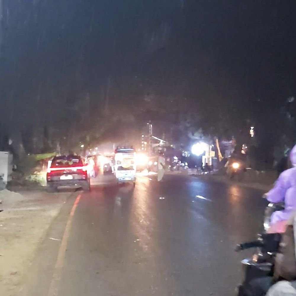फर्रुखाबाद में रात को बारिश हुई:सुबह से बादल छाए, हल्की फुहार पड़ी; तापमान 21 डिग्री दर्ज