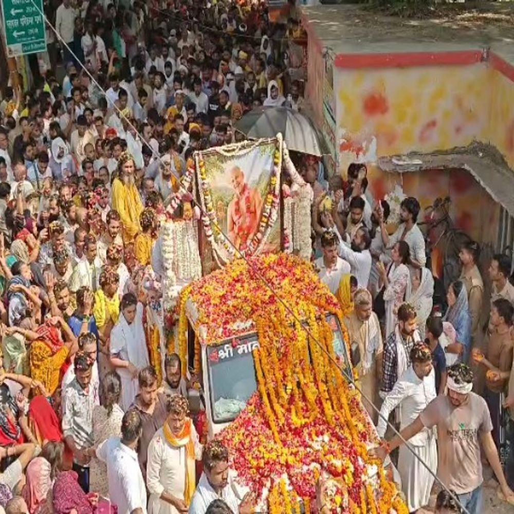 नम आंखों से संत रमेश बाबा को अंतिम विदाई:बरसाना में ब्रह्मांचल की परिक्रमा कर निकली अंतिम यात्रा,माताजी गोशाला में हुए पंचतत्व में विलीन,मुख्यमंत्री ने जताया दुख