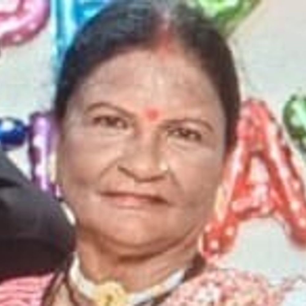 ट्रैक्टर की टक्कर से स्कूटी सवार महिला की मौत:लखनऊ में पति गंभीर रूप से घायल, गांव जाते समय हादसा