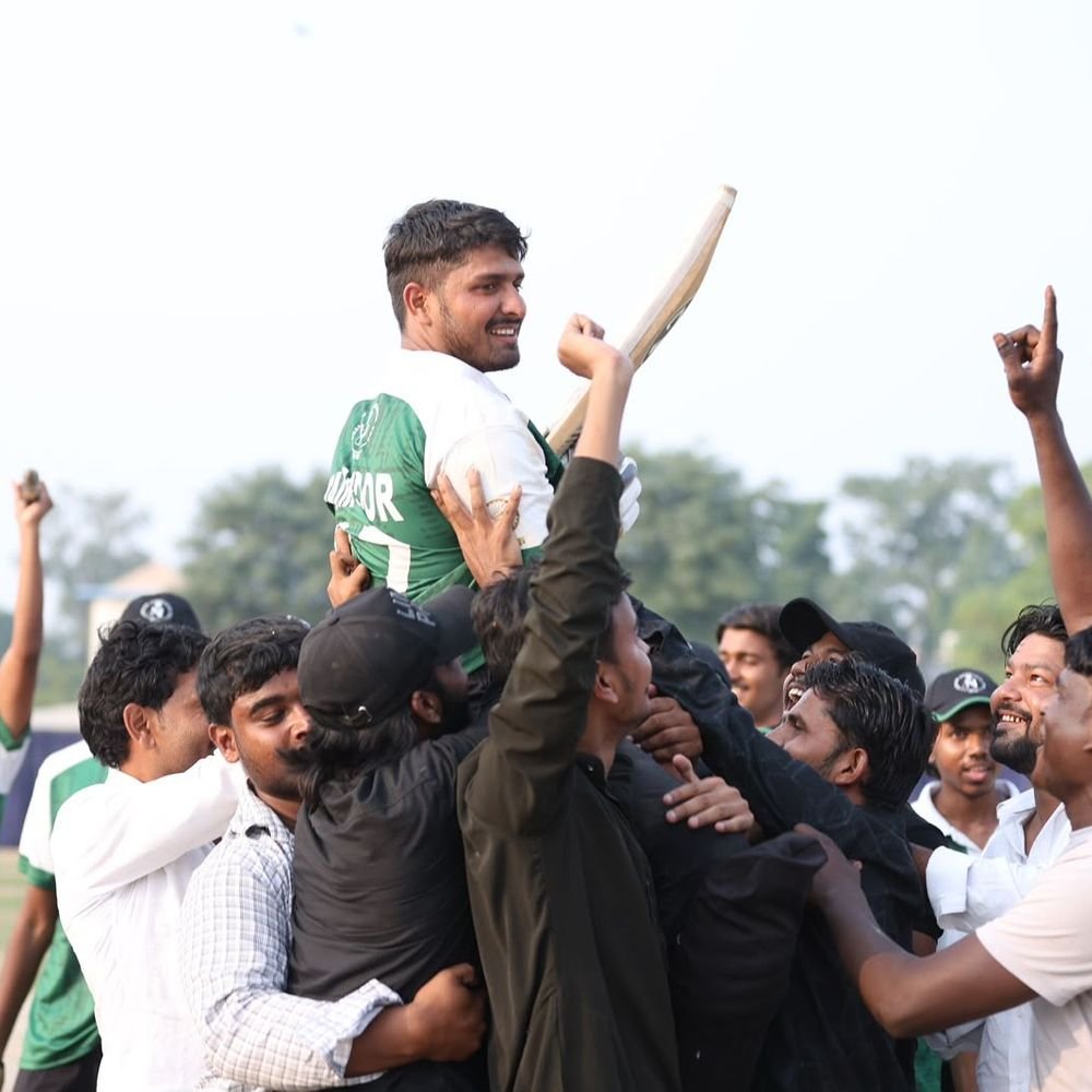 इलाहाबाद पश्चिम बना नीलम करवरिया कप चैंपियन:फाइनल में फूलपुर को सात विकेट से हराया, आतिफ ने 45 रन बनाने के साथ झटके तीन विकेट