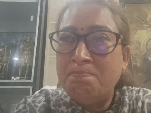मंत्री आर्य की तबीयत बिगड़ी, बोलीं-पति के महिलाओं से संबंध:जारी ऑडियो में गोली मरवाने की बात; रोते हुए VIDEO पोस्ट किया