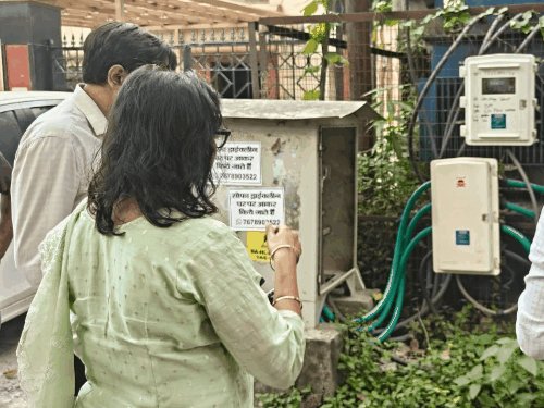 कानपुर में KESCO एमडी नेहा जैन ने किया निरीक्षण:सरसैय्या घाट और म्योर मिल उपकेंद्र पर पहुंची, बोलीं- त्योहार पर निर्बाध बिजली सप्लाई हो
